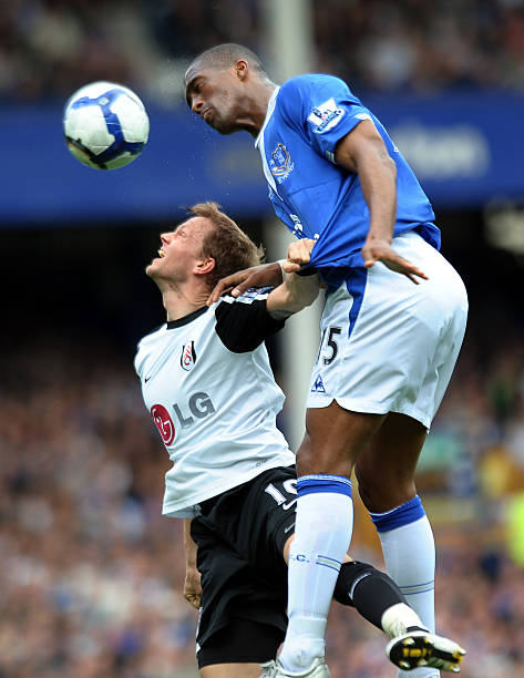 必须向他致 必须向他致